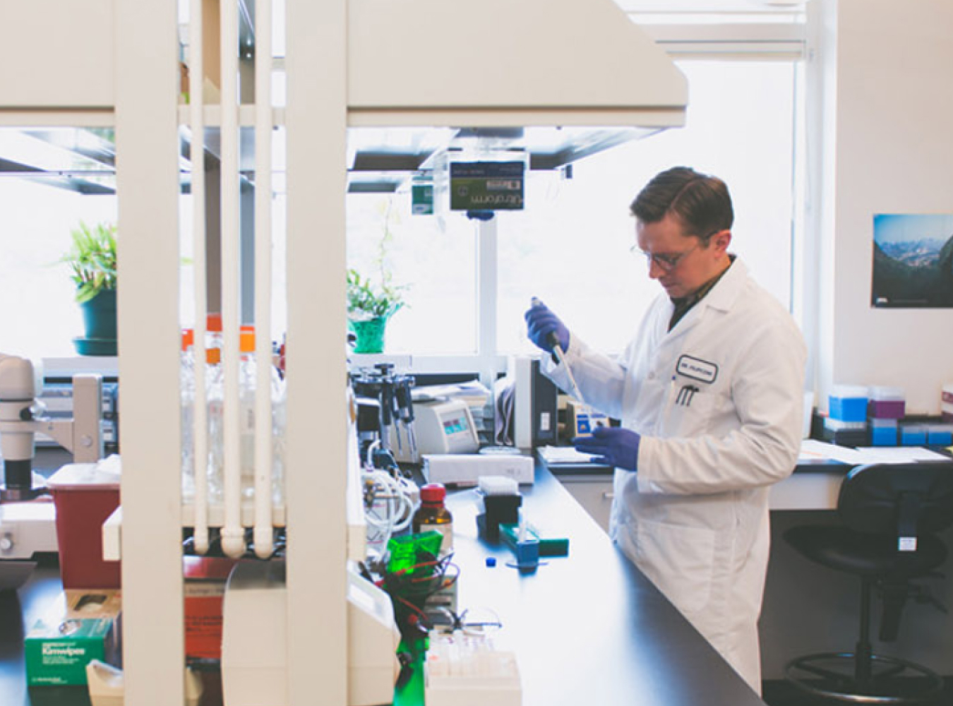 Man conducting research in Lovelace lab